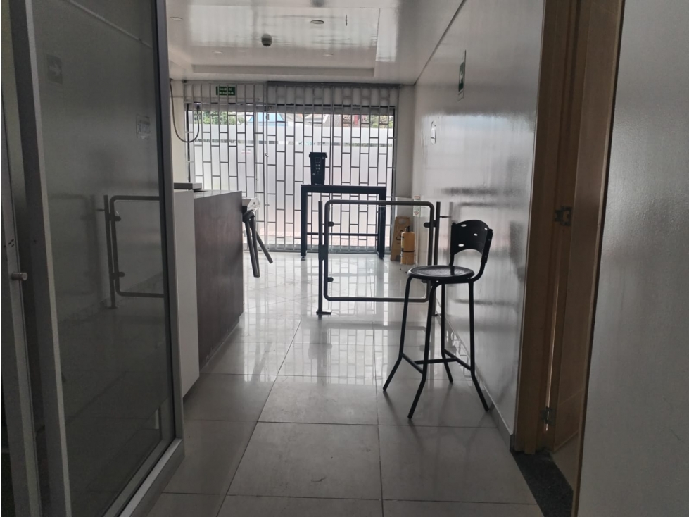 EDIFICIO ARRIENDO CUATRO NIVELES AVDA SUBA DE 1.250 m2 — foto 3