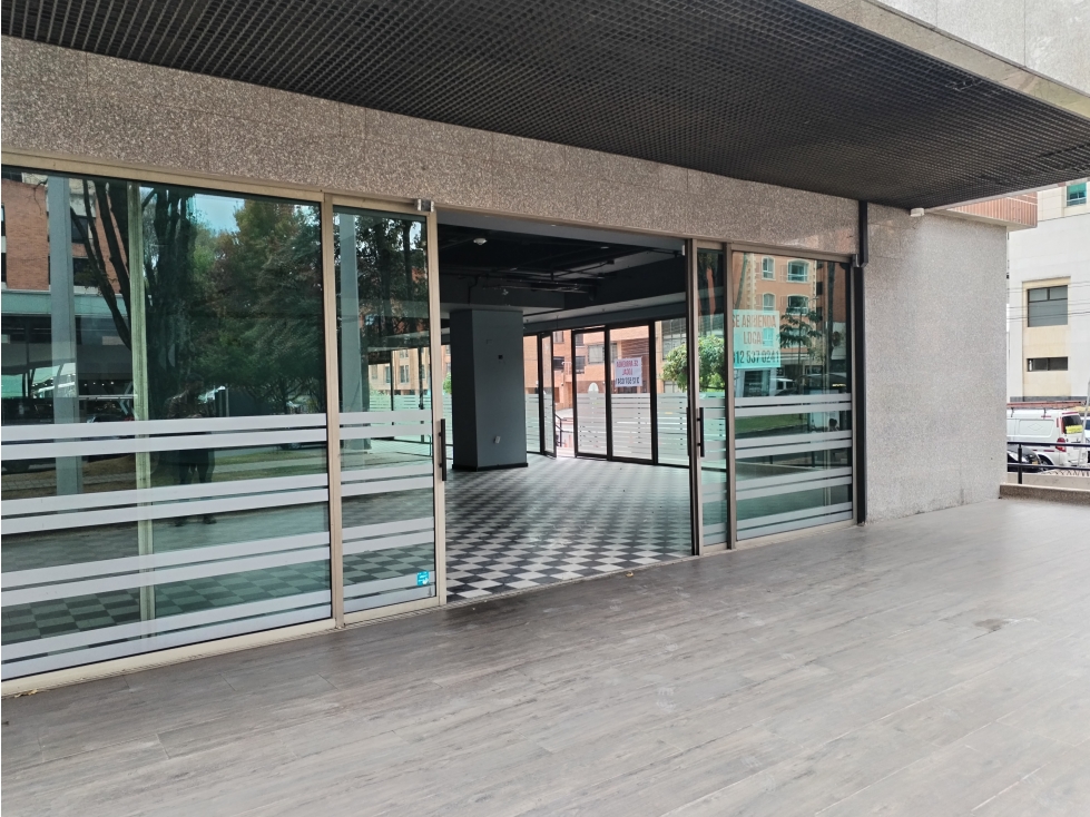 LOCAL COMERCIAL EN ARRIENDO EDIF. OXXO 93 DE 267 M2 + terraza - 4