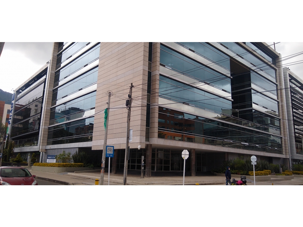 OFICINAS ARRIENDO EDIF. PUNTO 99 DE 250 M2