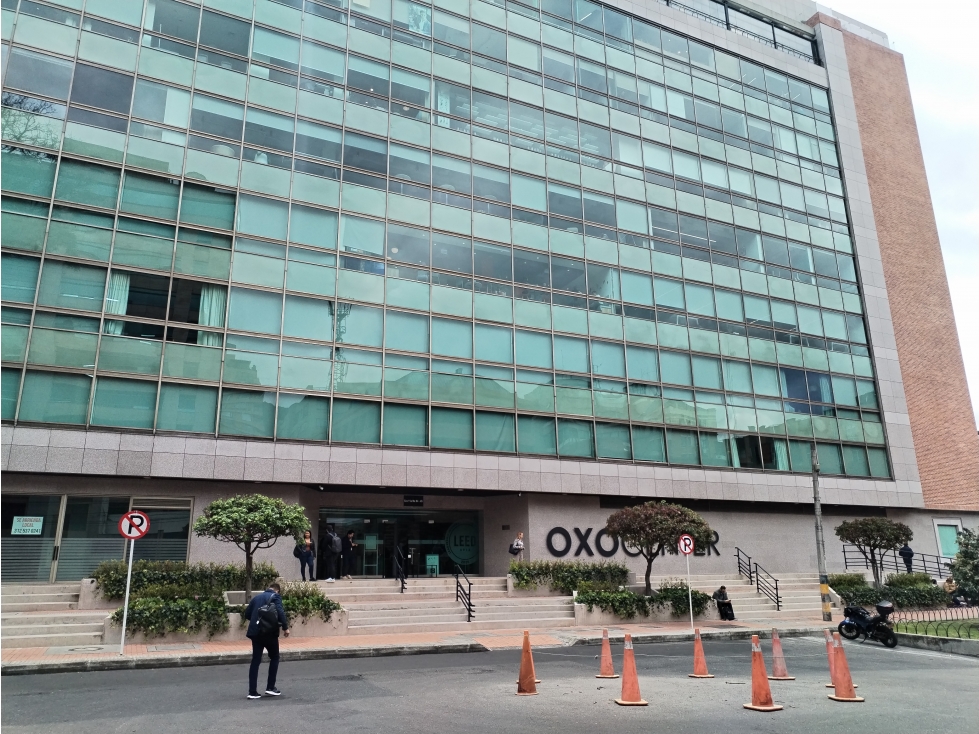 LOCAL COMERCIAL EN ARRIENDO EDIF. OXXO 93 DE 267 M2 + terraza - 2