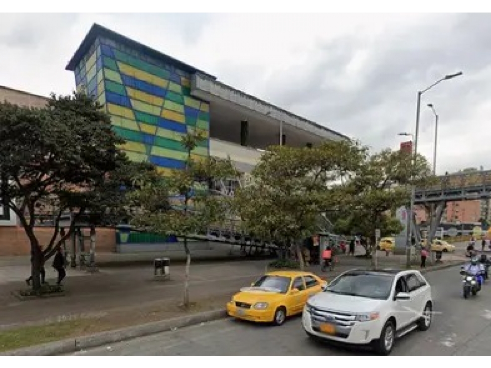 LOCAL COMERCIAL EN ARRIENDO CENTRO COMERCIAL CENTRO MAYOR DE 2.617 M2 - 3