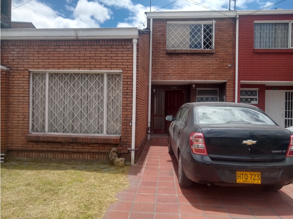 CASA VENTA MODELIA DOS NIVELES DE 180 M2