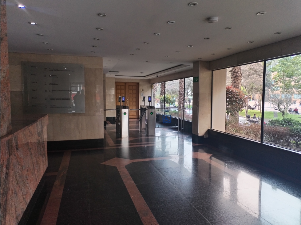OFICINA VENTA/ARRIENDA EL LAGO EDIF. OIKOS II DE 309 M2 — foto 5