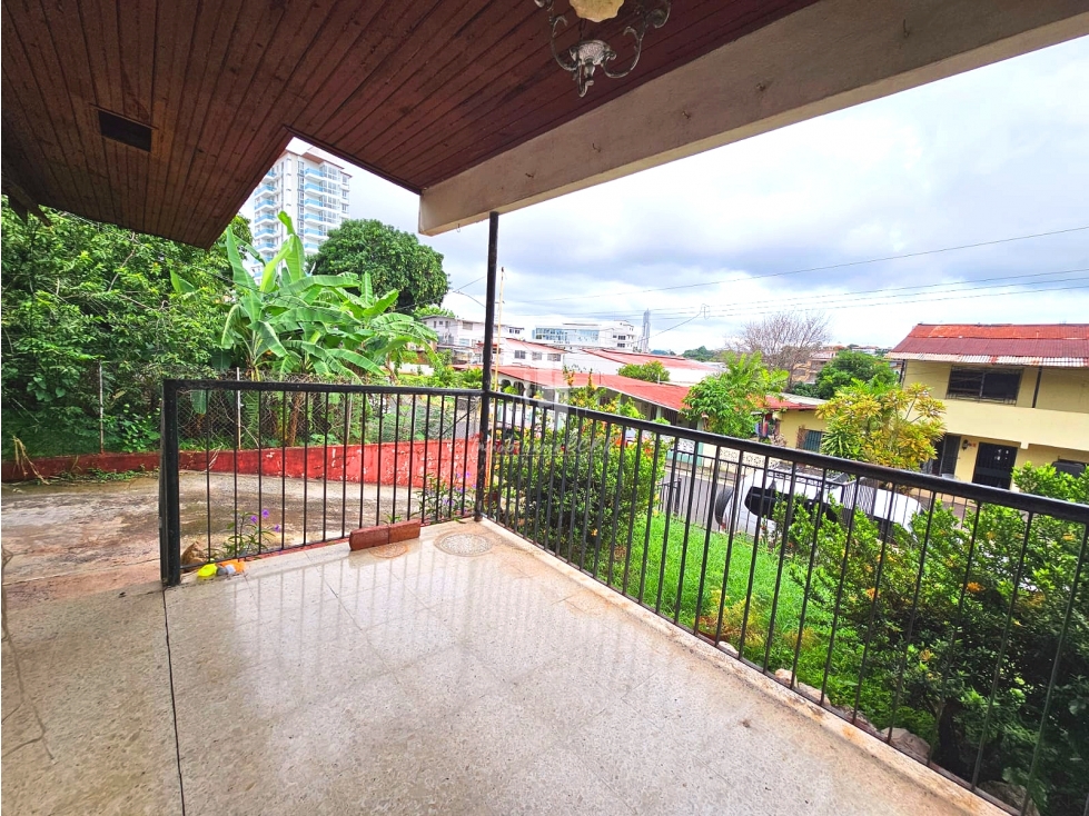 VENDO 230 k CASA CON TERRENO EN CLUB X BETANIA - PANAMÁ - AC