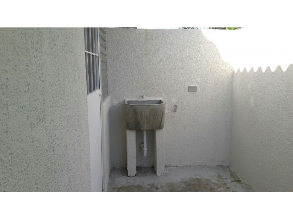 JARDINES DE GRANADA 2 RECAMARAS Y 2 BAÑOS / AC — foto 6