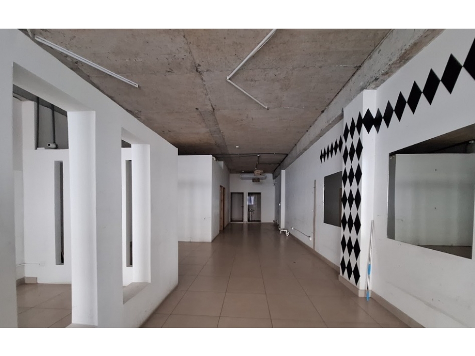 LOCAL COMERCIAL EN ALQUILER // LIBERTY PLAZA 12 DE OCTUBRE RR — foto 6