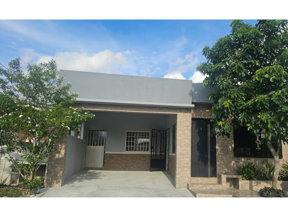 Se alquila casa de 3 rec. en Villas del Bosque, cerca del aeropuerto - 1