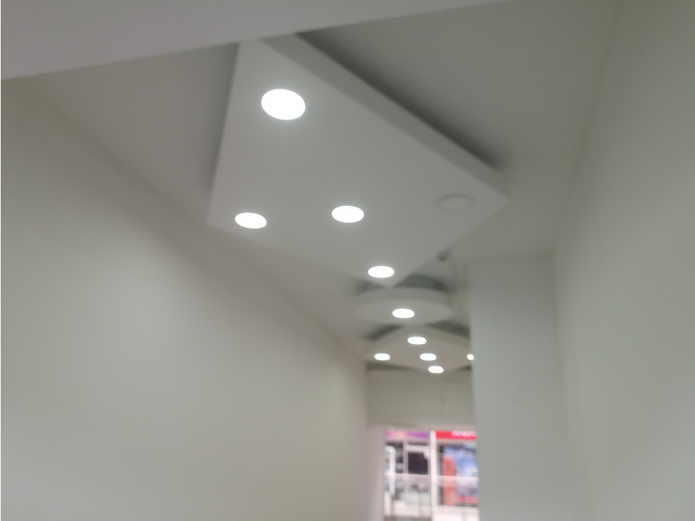 LOCAL EN VENTA - CENTRO COMERCIAL TUNAL - 37.2M - 2