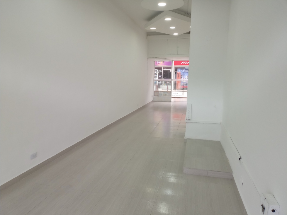 LOCAL EN VENTA - CENTRO COMERCIAL TUNAL - 37.2M - 4
