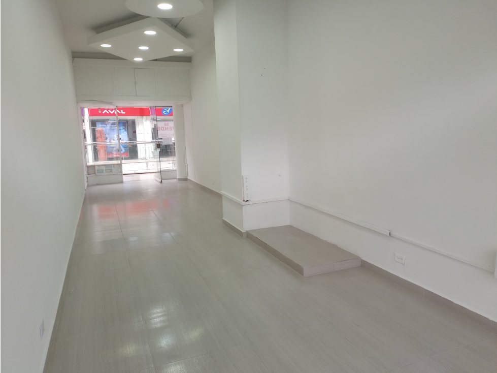 LOCAL EN VENTA - CENTRO COMERCIAL TUNAL - 37.2M - 5