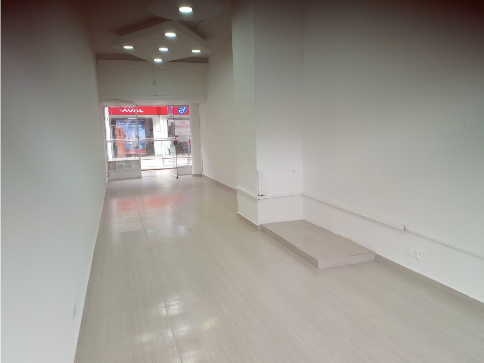 LOCAL EN VENTA - CENTRO COMERCIAL TUNAL - 37.2M - 3