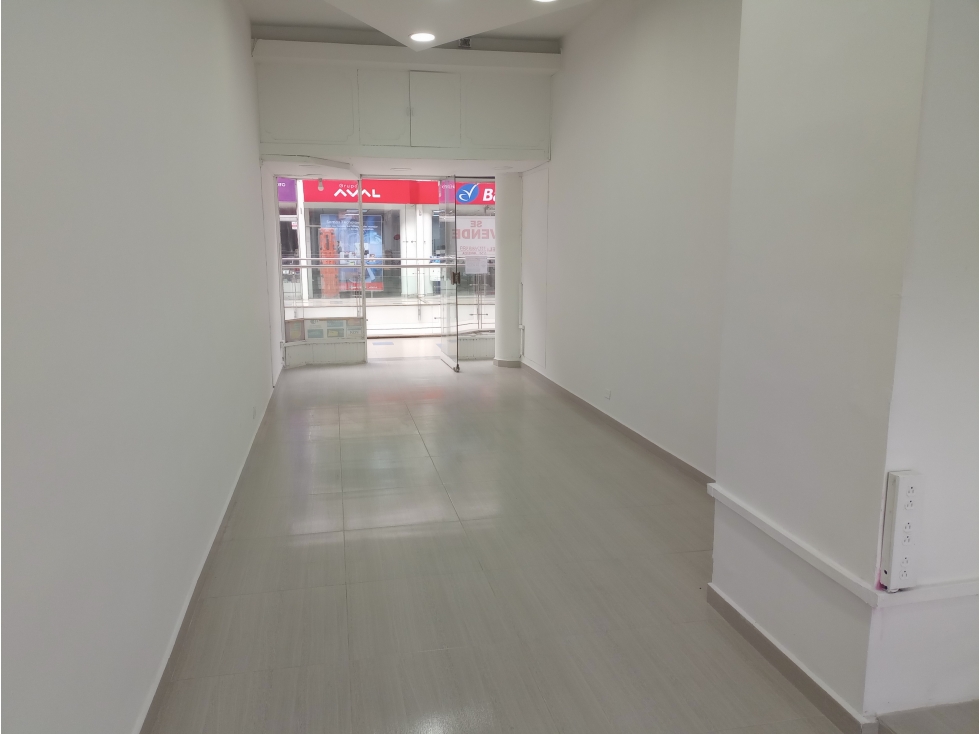 LOCAL EN VENTA - CENTRO COMERCIAL TUNAL - 37.2M - 6