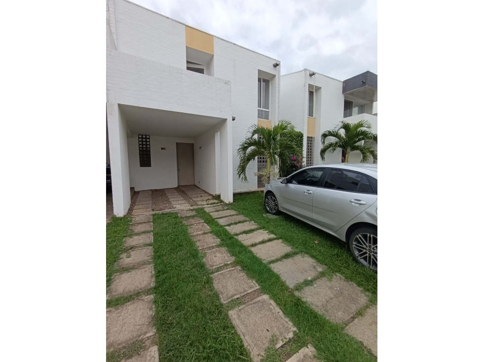 CASA DE DOS PISOS EN HACIENDA EL CASTILLO - TULIPANES, CALI — foto 3