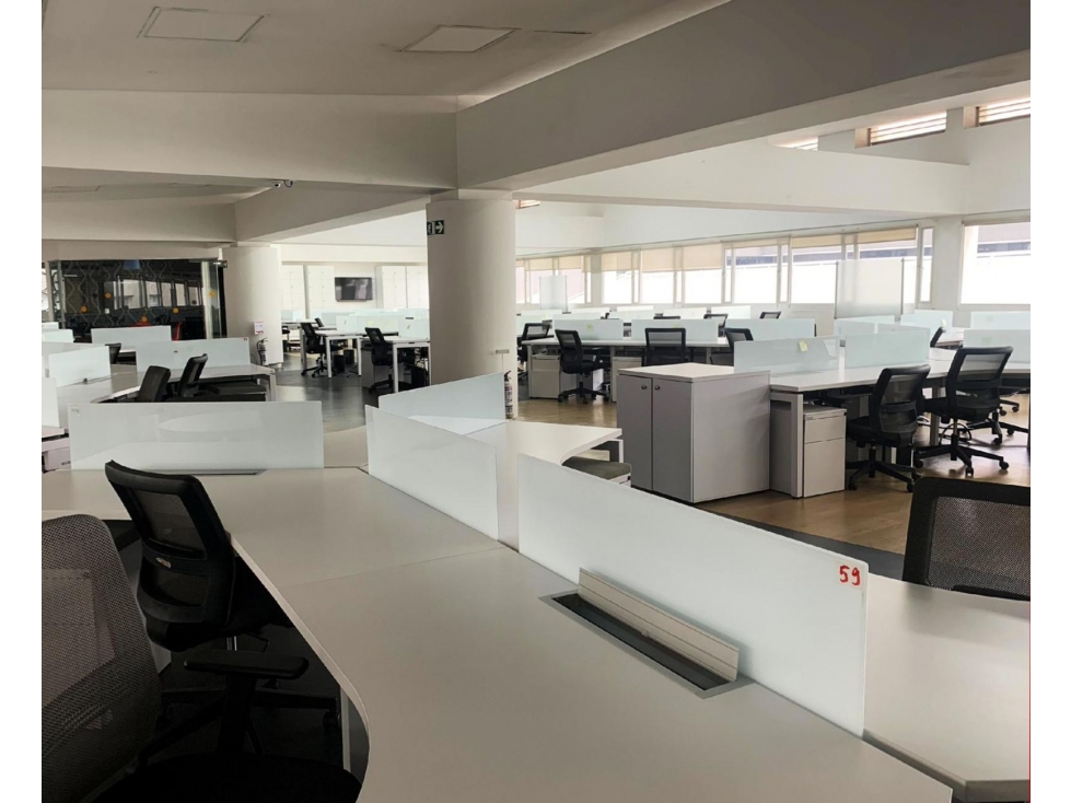OFICINA AMOBLADA EN RENTA DE 842 M2 POR LA AV. 68 CON 80 — foto 2