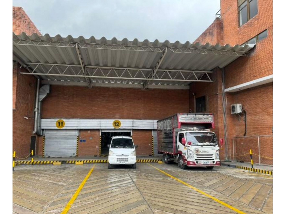 ARRIENDO BODEGA EN SOTANO DE 4,910 m2 ZONA DE MONTEVIDEO BOGOTÁ — foto 2