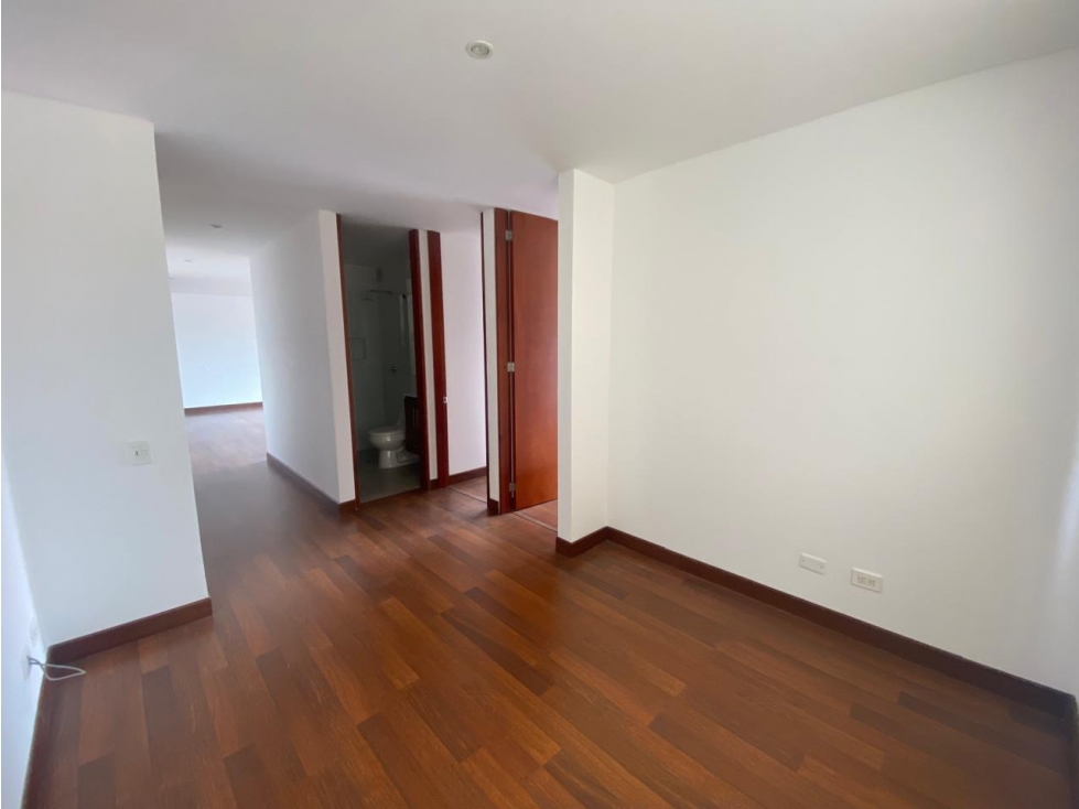 ARRIENDO APARTAMENTO CHICO BOGOTA — foto 6