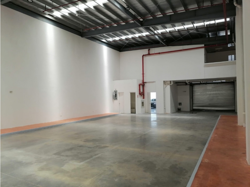 Parque Lefevre/ Ofibodega $5,000/Alquiler - 4