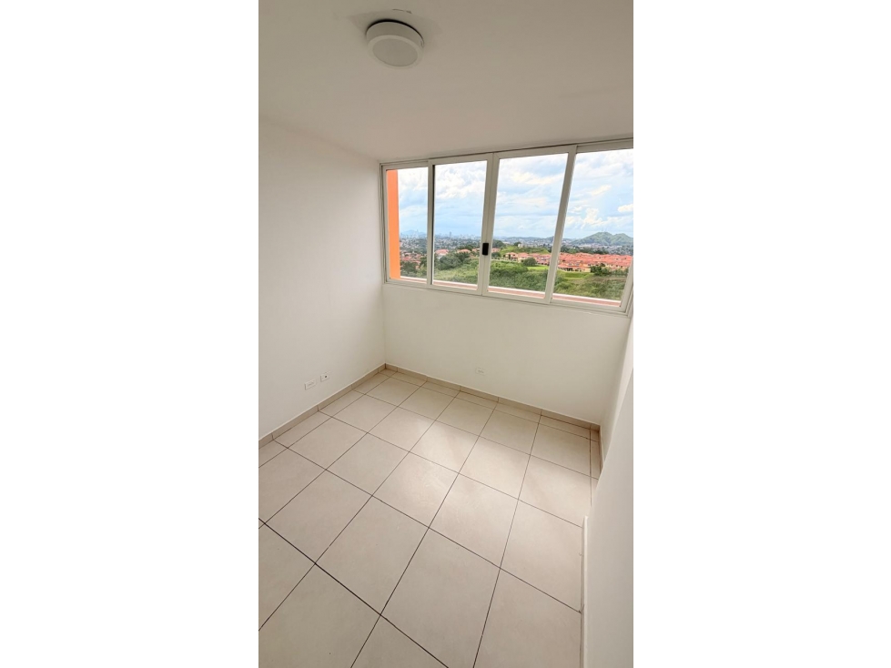 Se vende apartamento en El Crisol cerca de la estación del Metro — foto 3