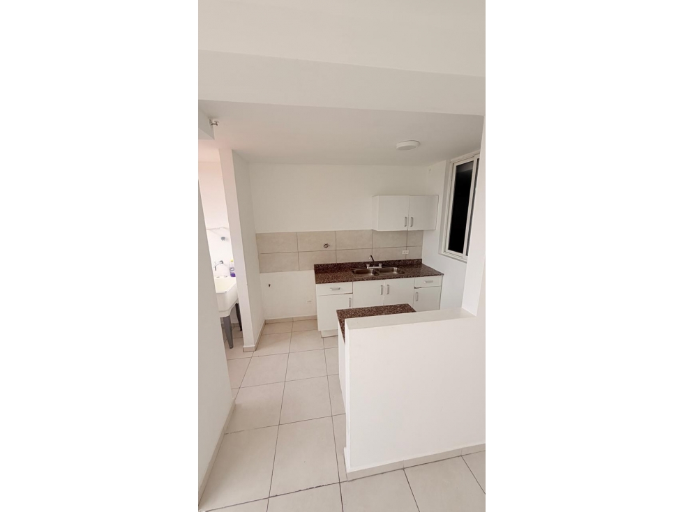 Se vende apartamento en El Crisol cerca de la estación del Metro — foto 6