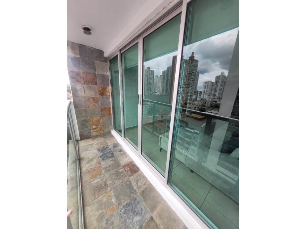 SE ALQUILA APARTAMENTO AMOBLADO EN PARQUE LEFEVRE — foto 5