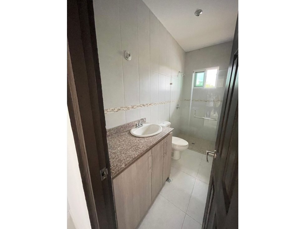 SE VENDE HERMOSA CASA EN LA CIUDAD DE DAVID, FINANCIAMIENTO DISPONIBLE - 5