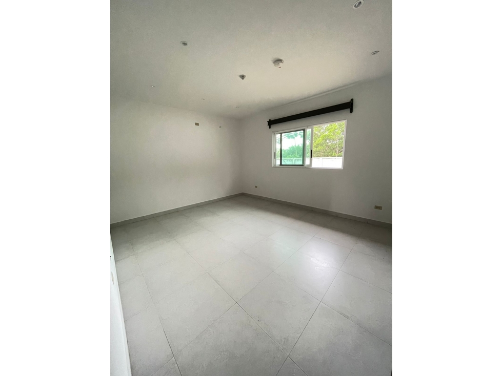 SE VENDE HERMOSA CASA EN LA CIUDAD DE DAVID, FINANCIAMIENTO DISPONIBLE - 4