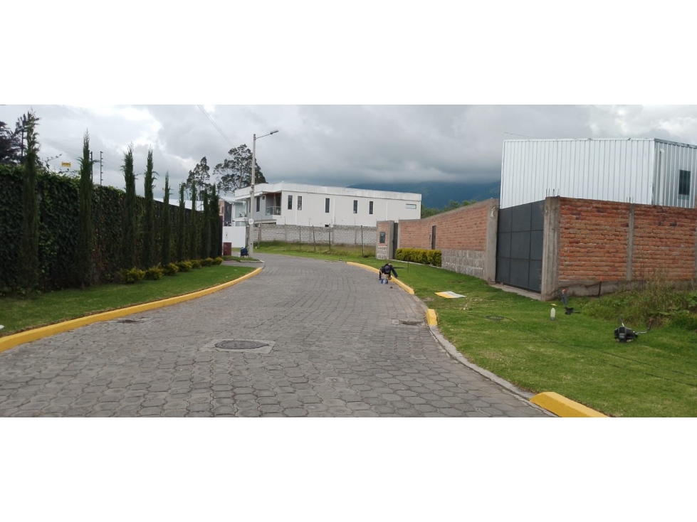 Venta Terreno Esquinero Industrial o de vivienda Puembo 2.023 m2 — foto 2