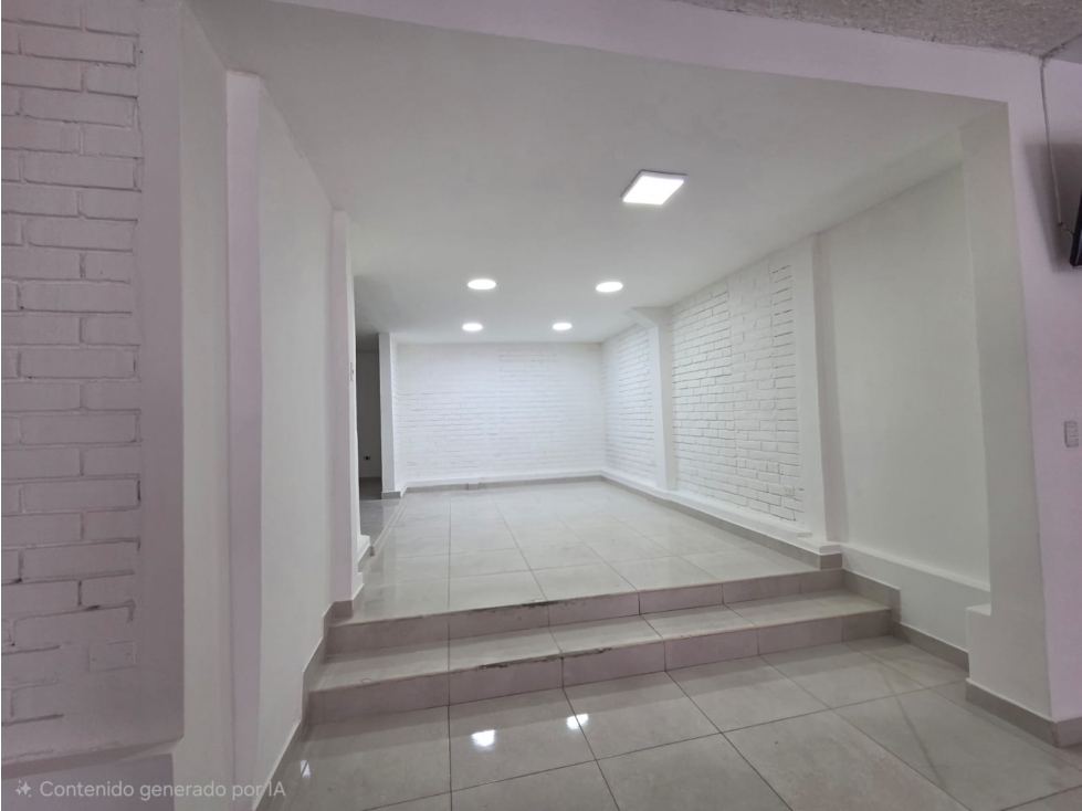 Renta Local Comercial Av. Tomas de Berlanga 140 m2 - 1