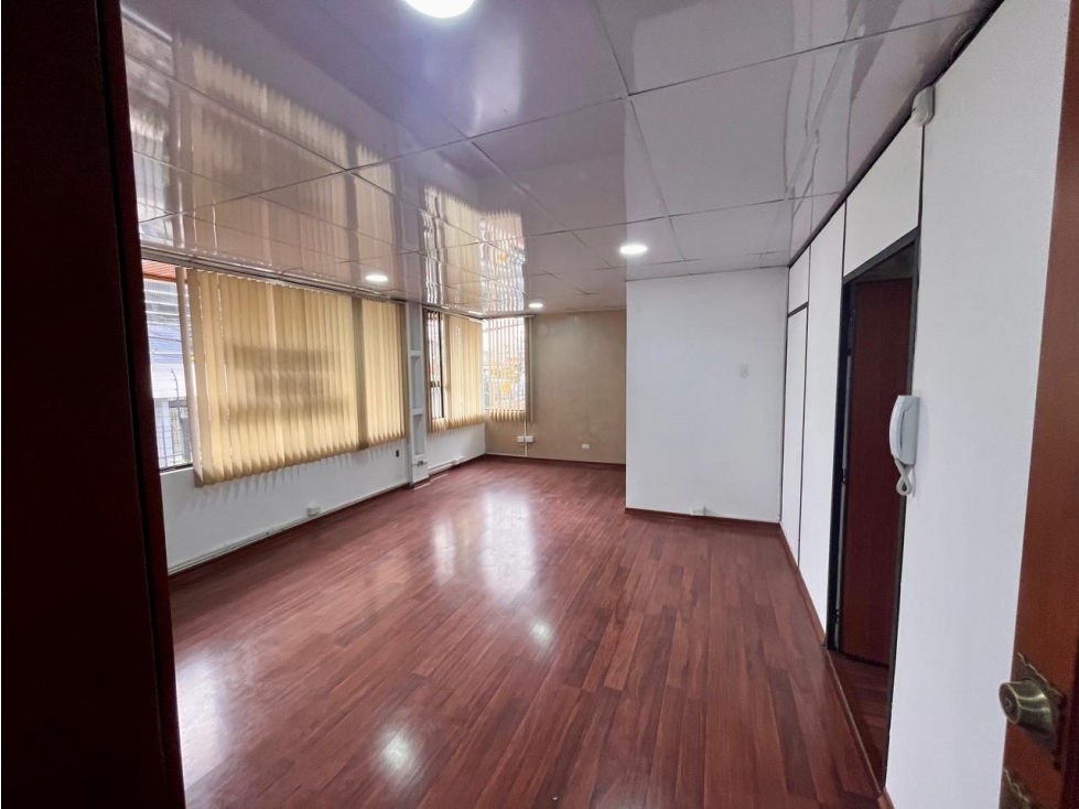 Renta Oficina 300 m2 Quito Tenis
