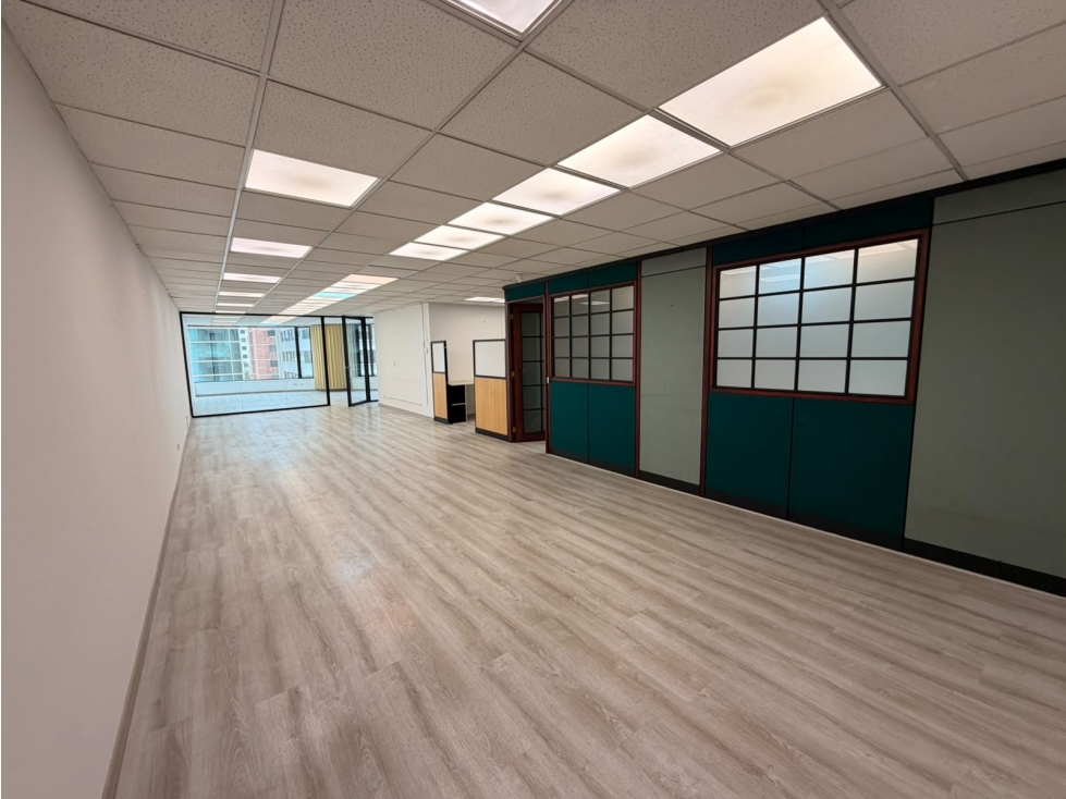 Renta Oficina 130 m2 Republica del Salvador
