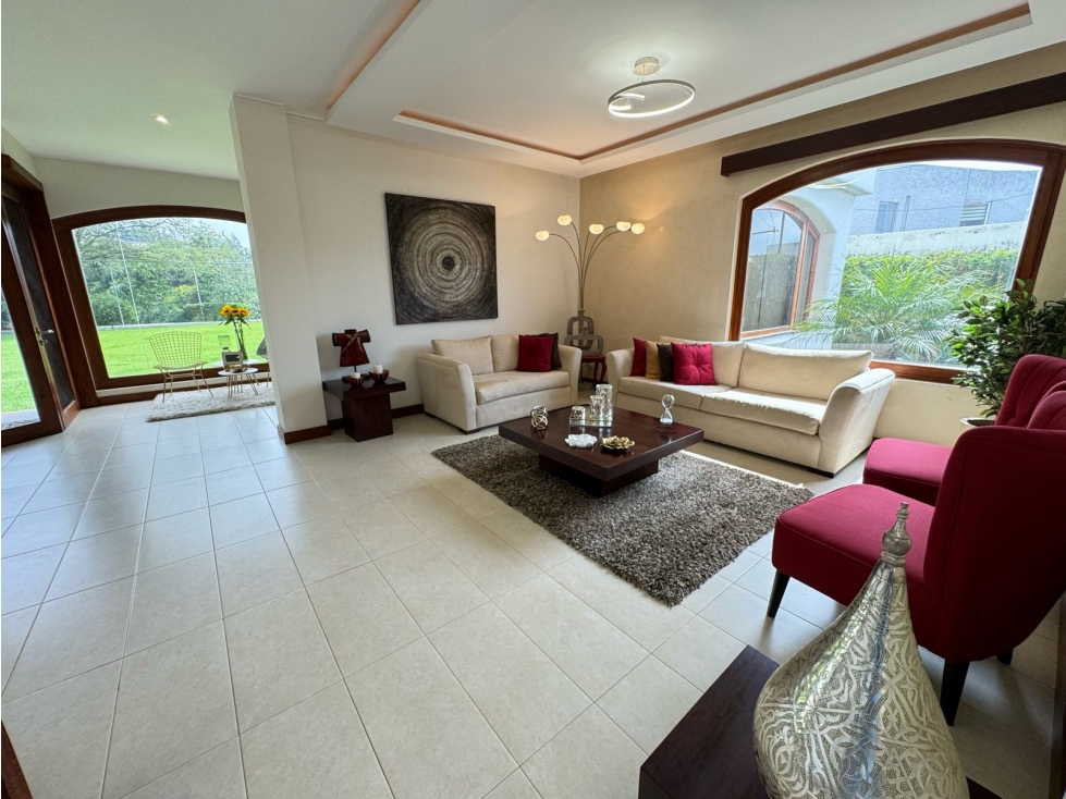 Venta casa LUJO Cumbayá - Miravalle 4 dorm. en Urbanización — foto 3