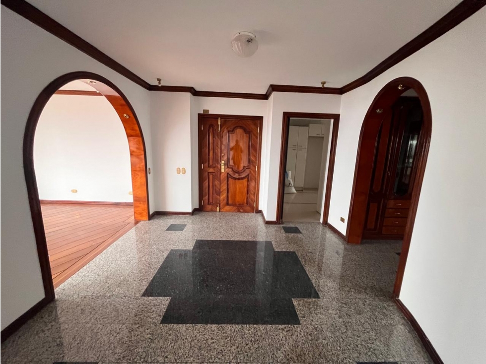 Venta Departamento 242 m2. CC el Bosque — foto 2