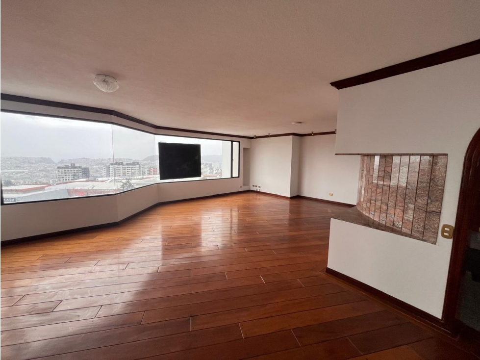 Venta Departamento 242 m2. CC el Bosque