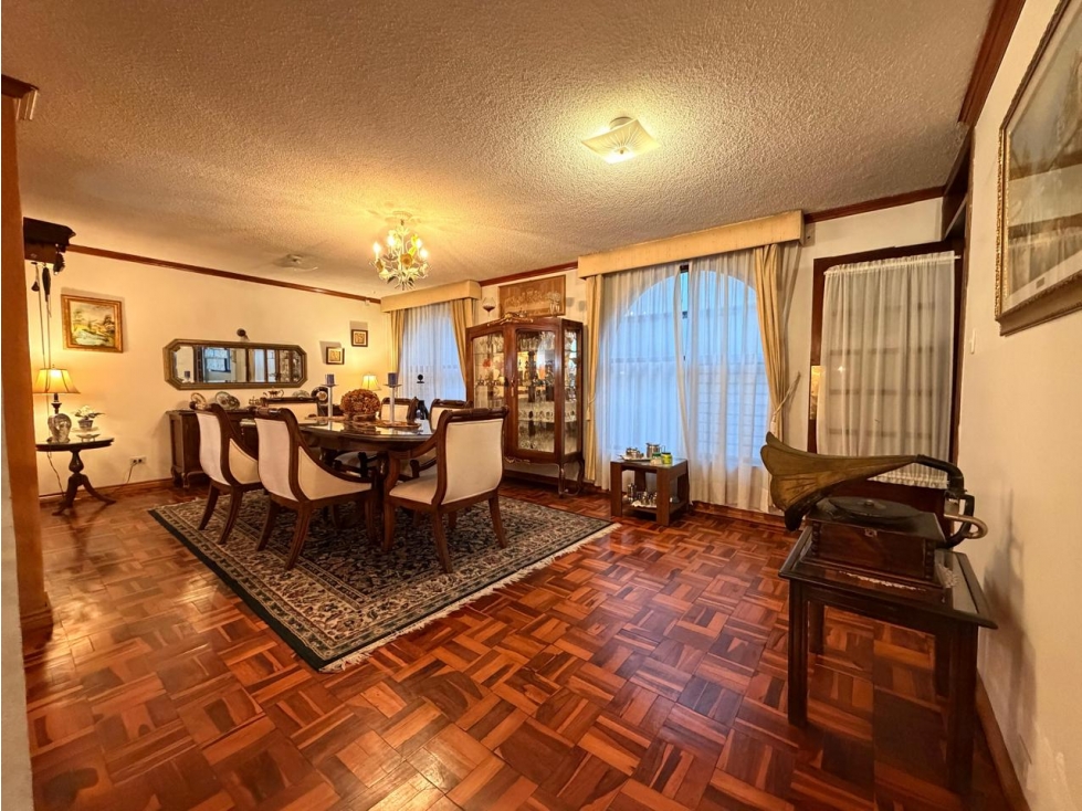 Venta Casa 4 dormitorios 341 m2 Pinar bajo / Norte de Quito — foto 3