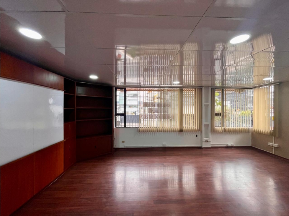 Renta Oficina 300 m2 Quito Tenis — foto 2