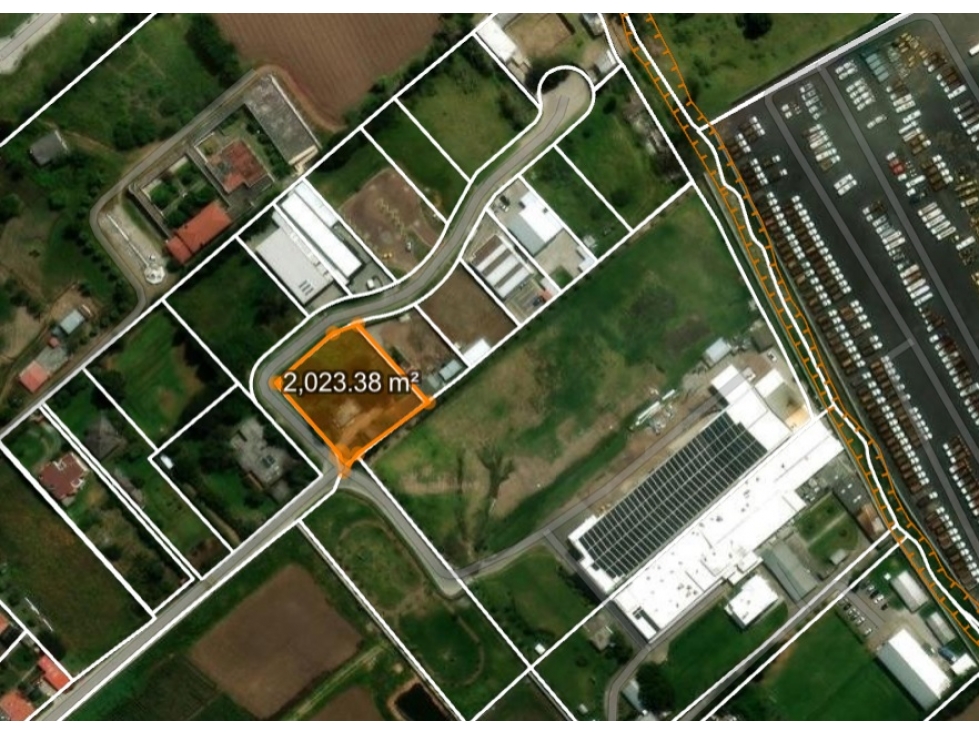 Venta Terreno Esquinero Industrial o de vivienda Puembo 2.023 m2