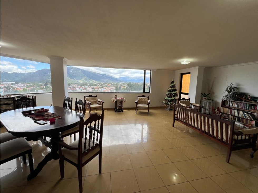 Venta OPORTUNIDAD Depar super amplio 231m2 de 4 dorm Sangolquí