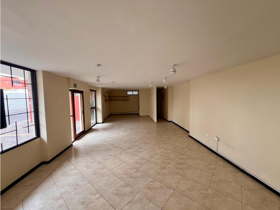 Renta local comercial 55m2 sector el Bosque - 1