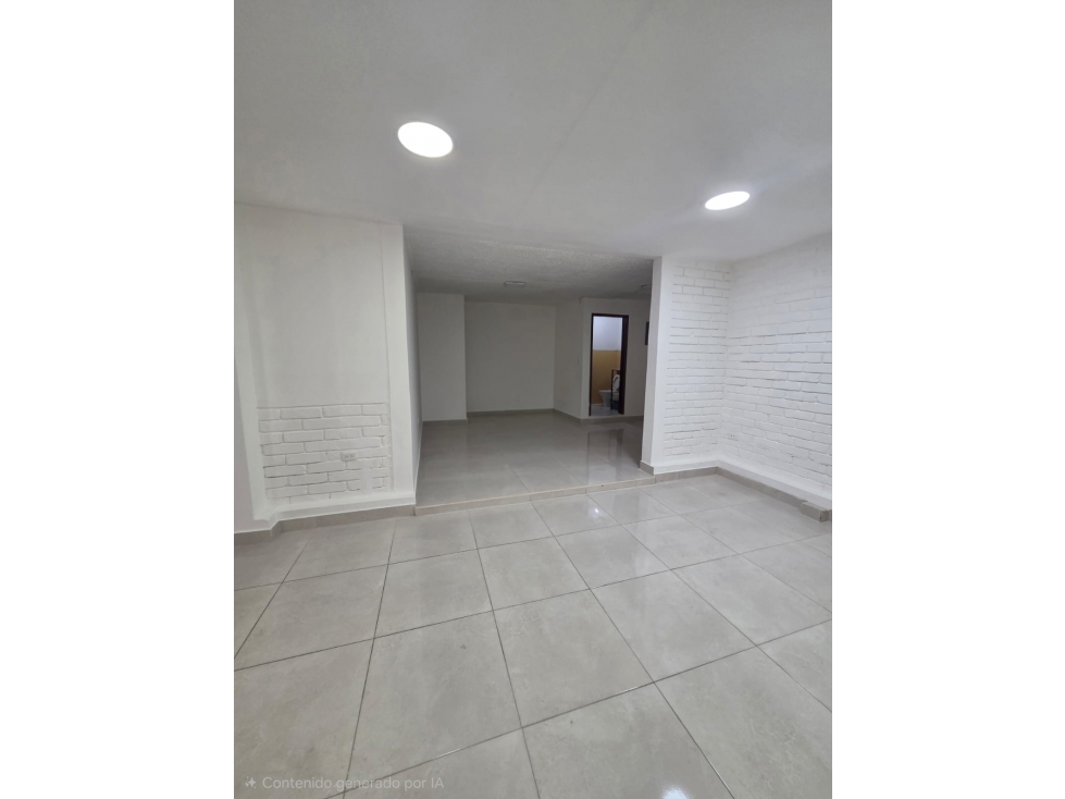 Renta Local Comercial Av. Tomas de Berlanga 140 m2 - 4
