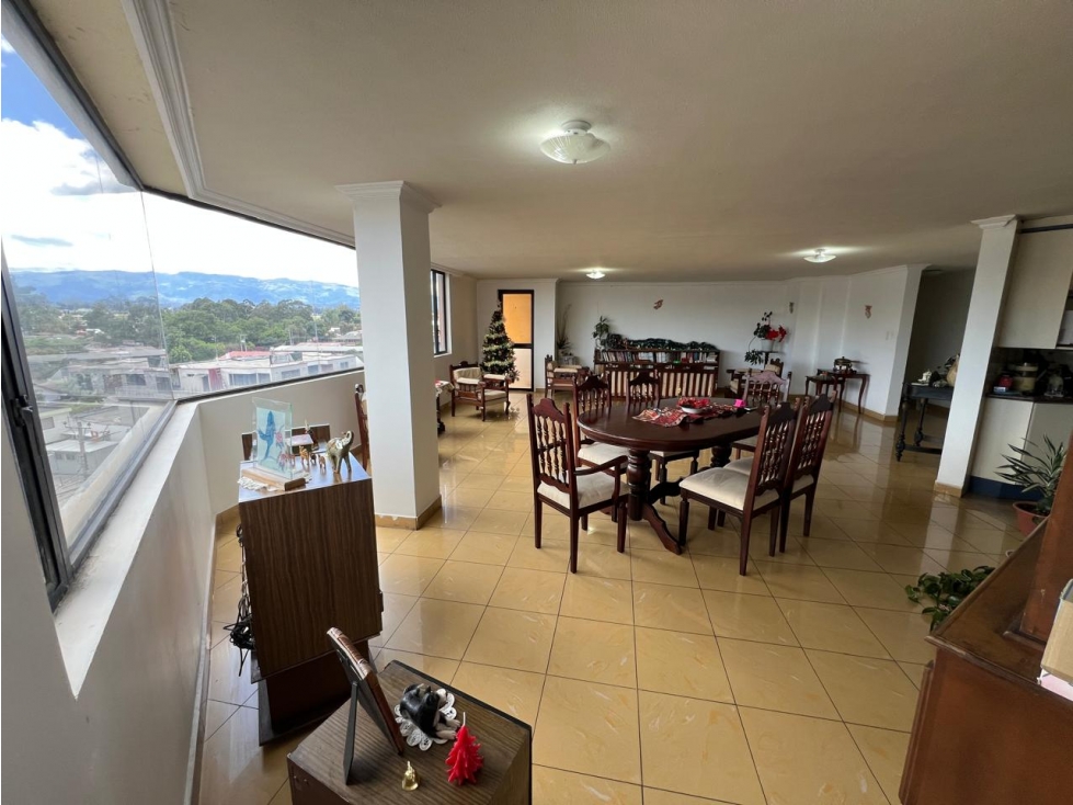 Venta OPORTUNIDAD Depar super amplio 231m2 de 4 dorm Sangolquí — foto 3