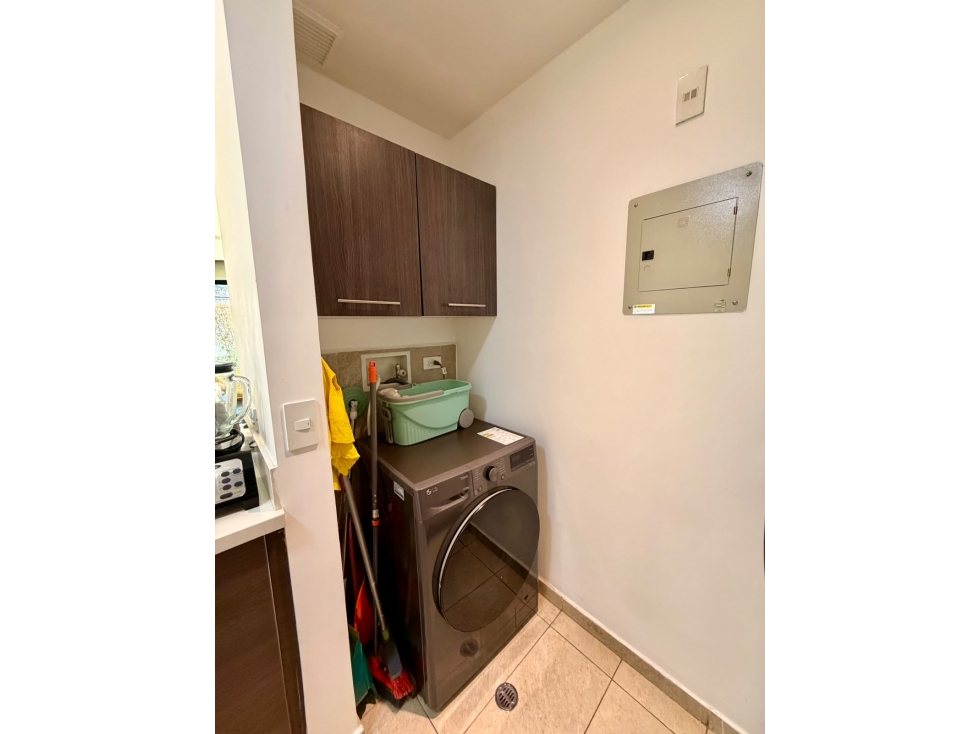 Renta Depar amoblado LUJO 2 dormitorios González Suárez 92m2 — foto 5