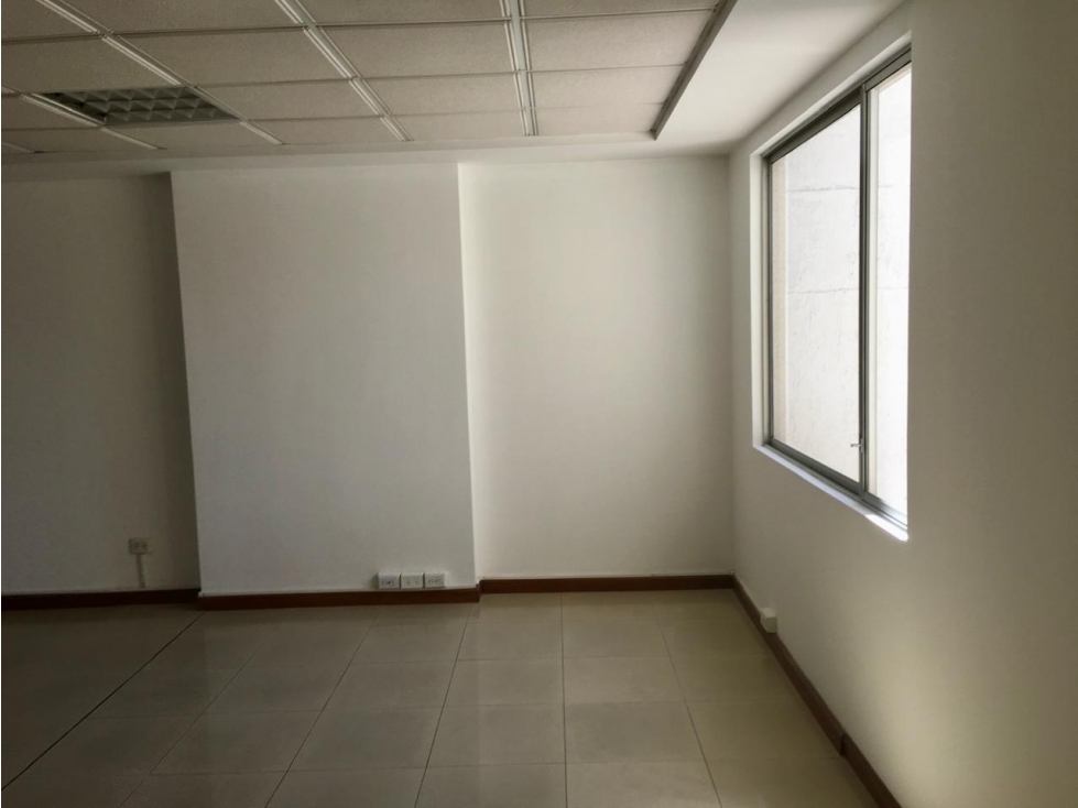 Renta Oficina 41 m2 Av. Republica — foto 3