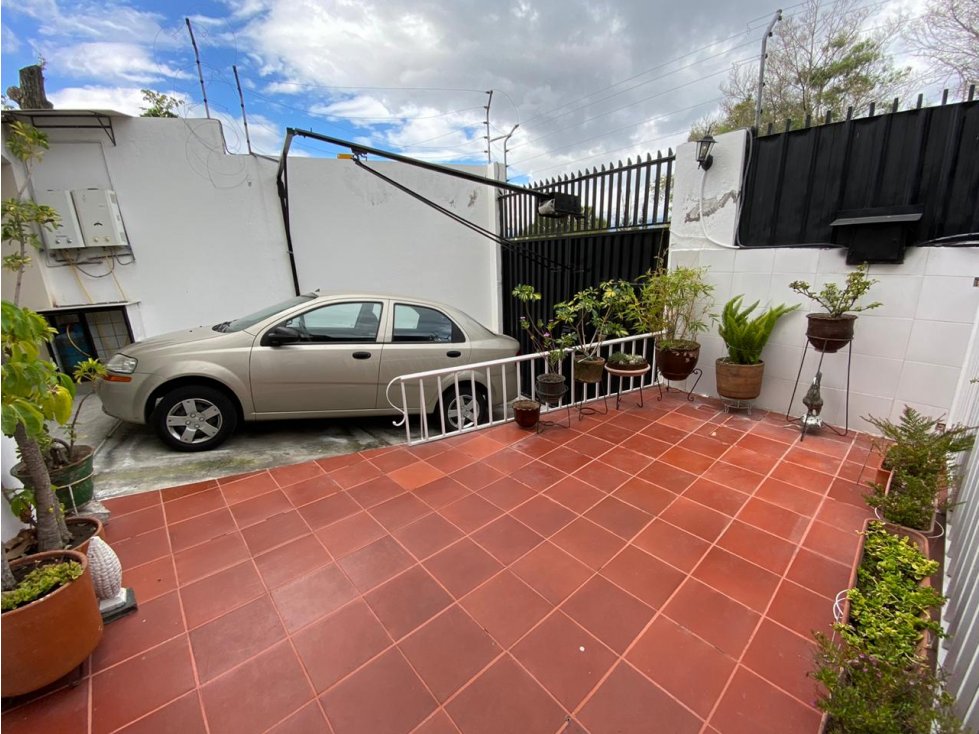 Renta Depar 2 Dormitorios Cumbaya
