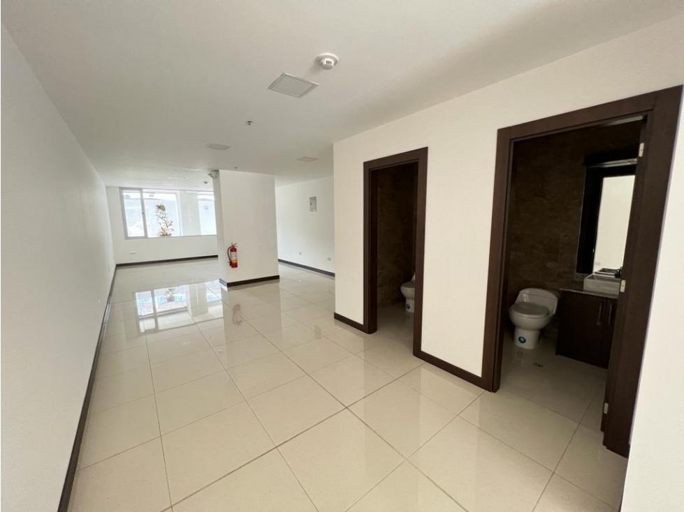 Renta Local a ESTRENAR Av. 6 de Diciembre 91 m2 - 2
