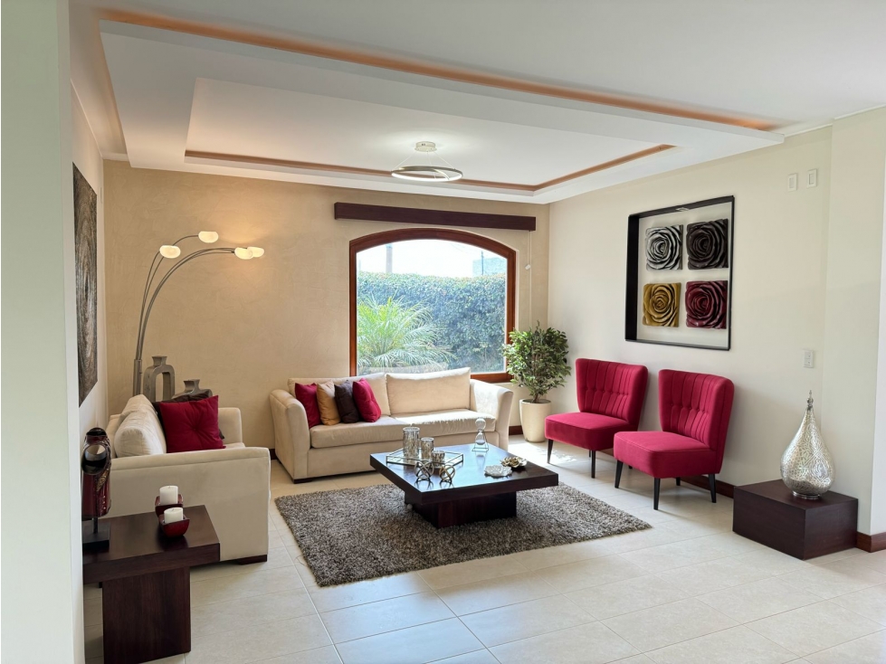 Venta casa LUJO Cumbayá - Miravalle 4 dorm. en Urbanización — foto 4
