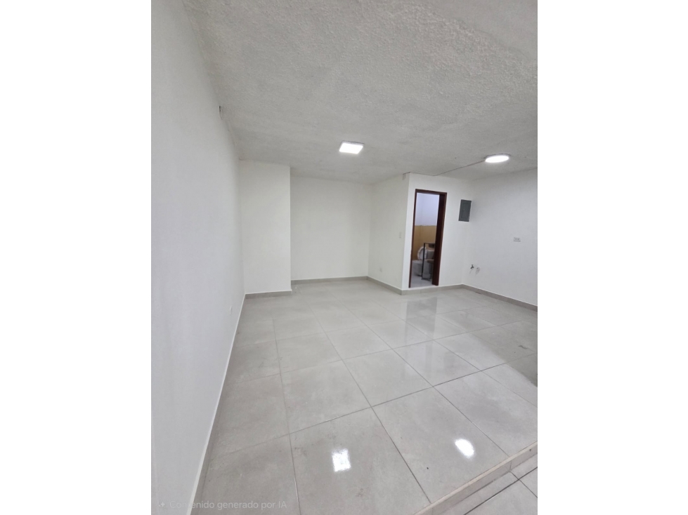 Renta Local Comercial Av. Tomas de Berlanga 140 m2 - 6