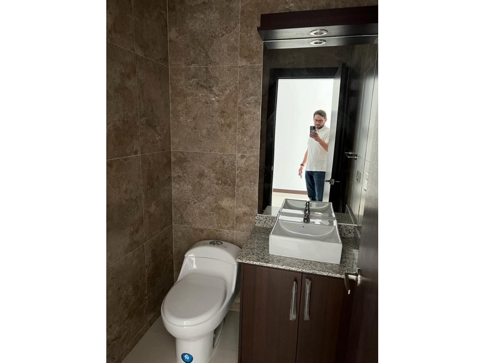Renta Local a ESTRENAR Av. 6 de Diciembre 91 m2 - 4