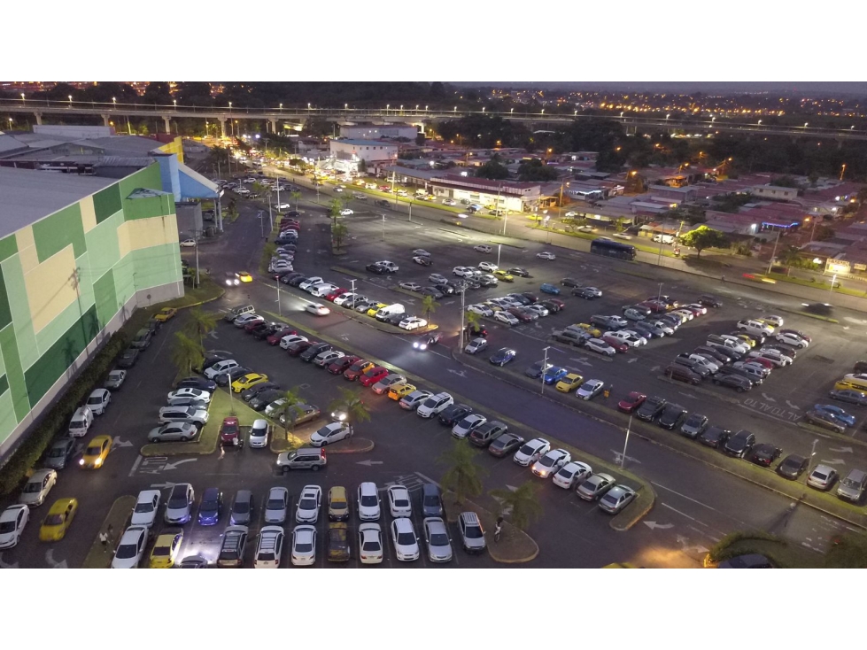 Alquilo locales comerciales en megamall disponibles — foto 5