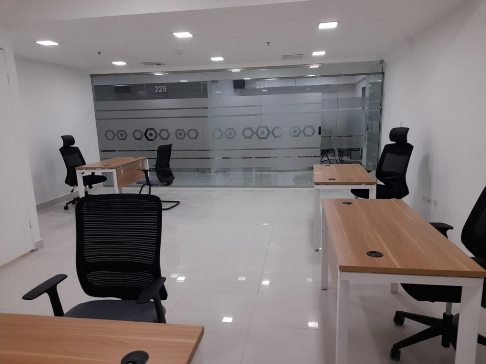 Alquiler de oficinas en el Rali Business center — foto 2