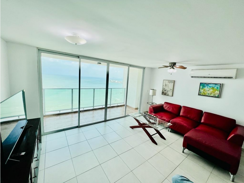 Alquilo hermoso apartamento en el PH Terramar
